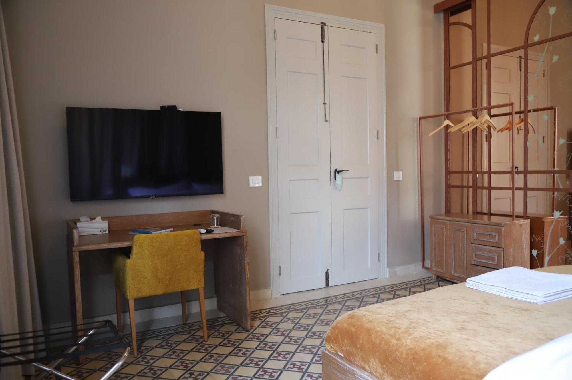 Hotel Lost Gemmayzeh ベイルート エクステリア 写真